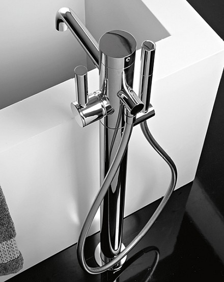 Dada-Mono miscelatore free standing vasca zazzeri 1.jpg